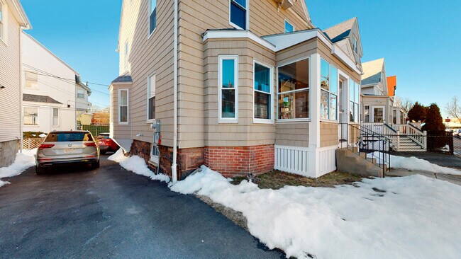 Building Photo - 20 Litchfield St