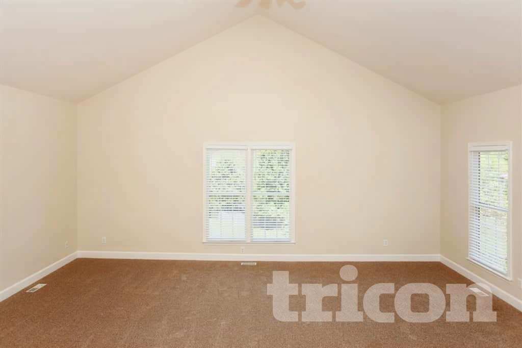 Building Photo - 105 Saddlebridge Ln