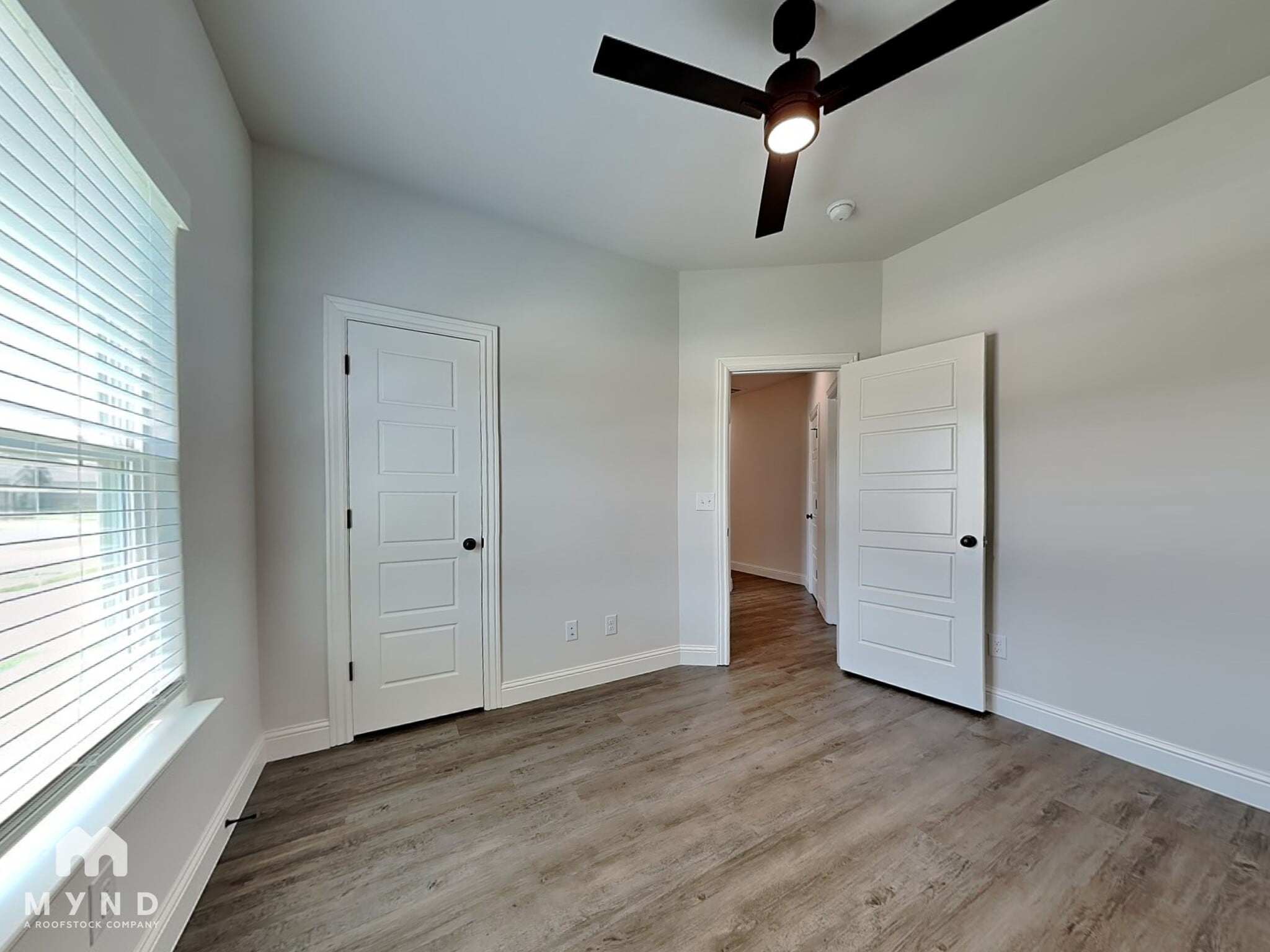 Building Photo - 1120 Sunshine Ct