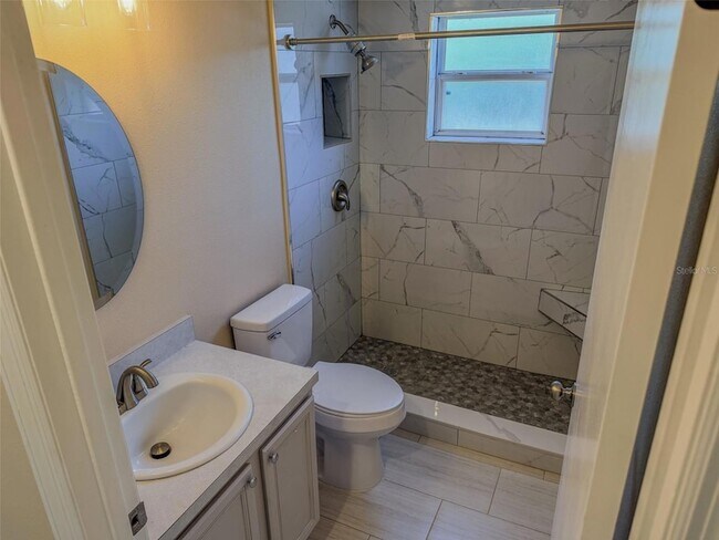 Building Photo - 770 Americana Ct