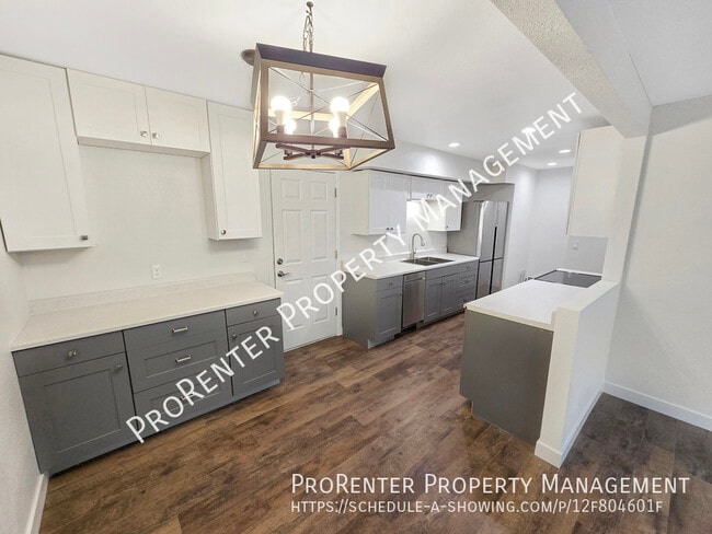 Building Photo - 975 Essex Ct Way