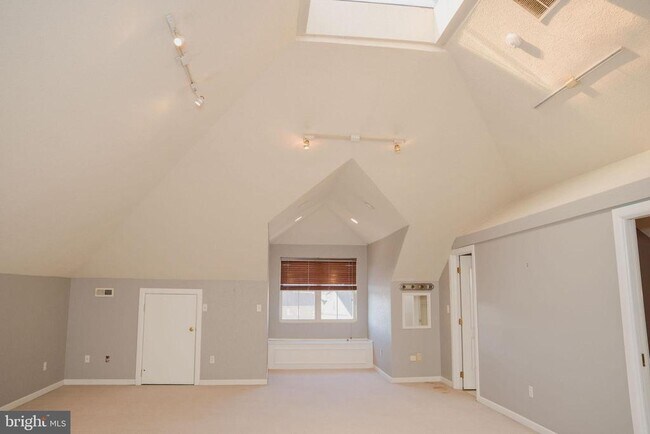 Building Photo - 6902 Tower of London Dr