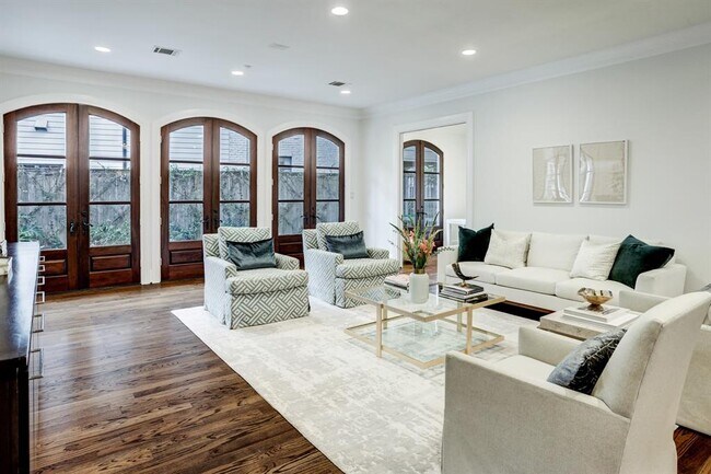 Building Photo - 2435 Stanmore Dr