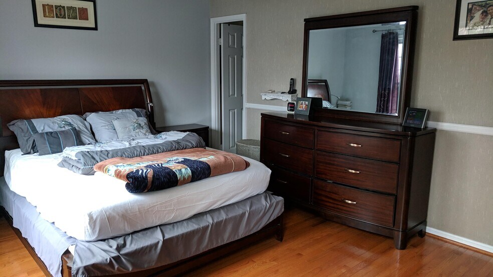 Building Photo - 13914 Woods Run Ct