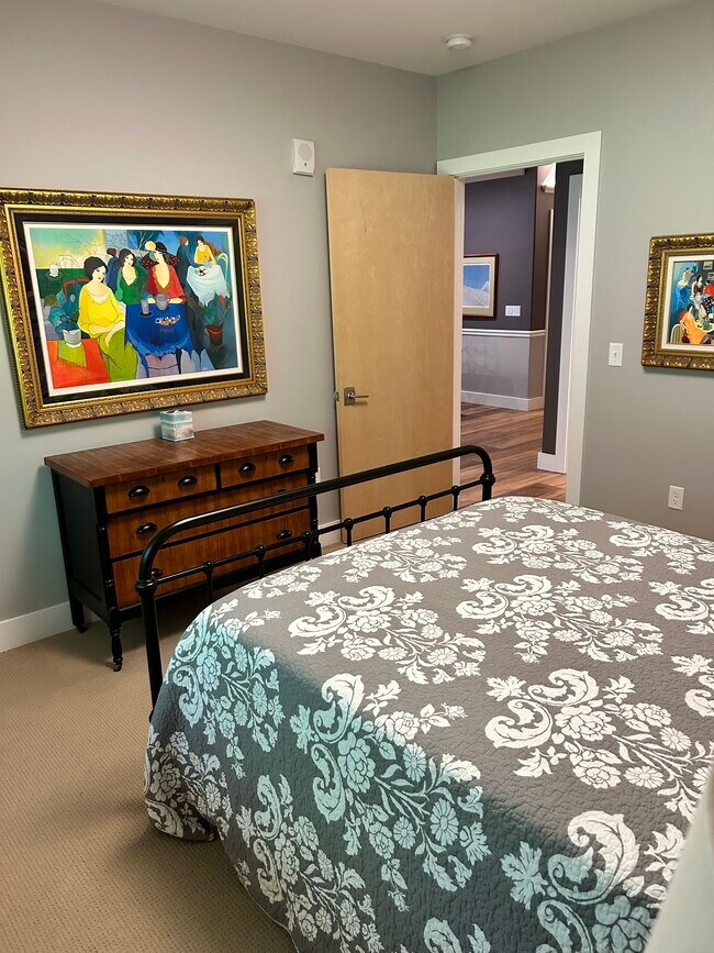 Guest BD 2 - 1388 Gray Dr