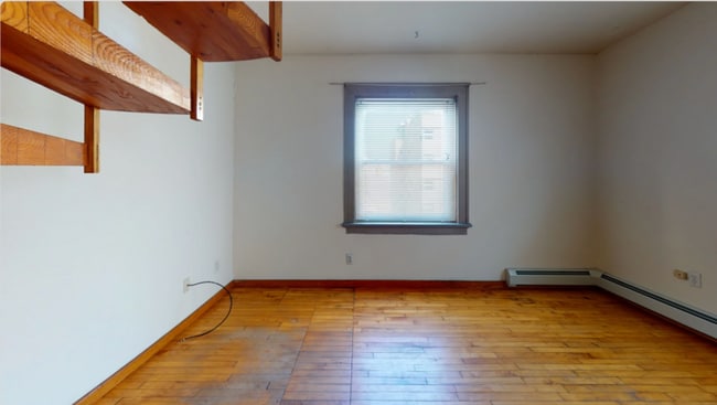 Building Photo - 10 Langdon St