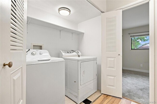 Building Photo - 433 Wright St