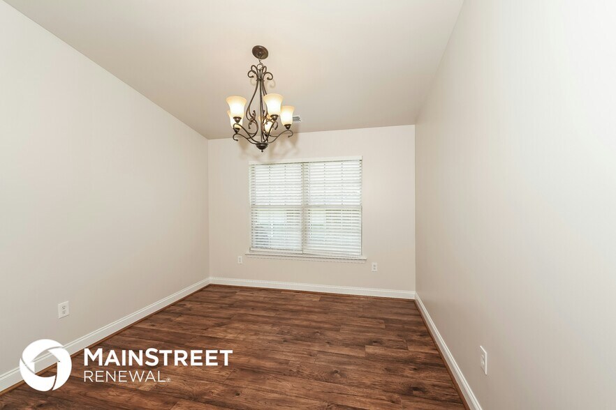 Building Photo - 6916 Meadow Ridge Dr