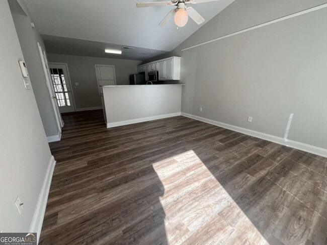 Building Photo - 162 Fair Oaks Dr