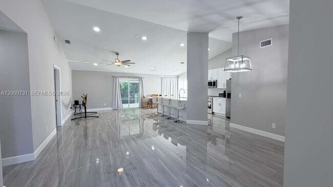 Building Photo - 1498 Beche St SE