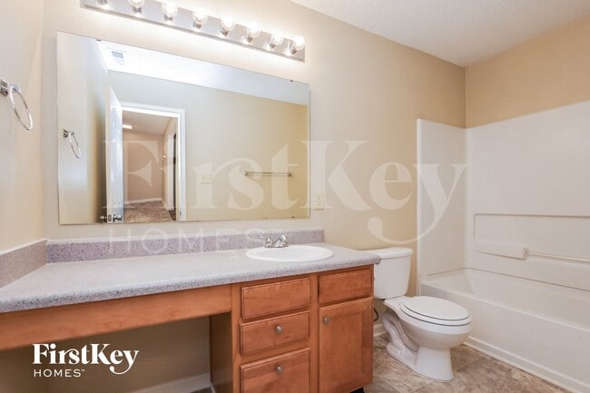 Building Photo - 14226 Hartwell Farm Dr