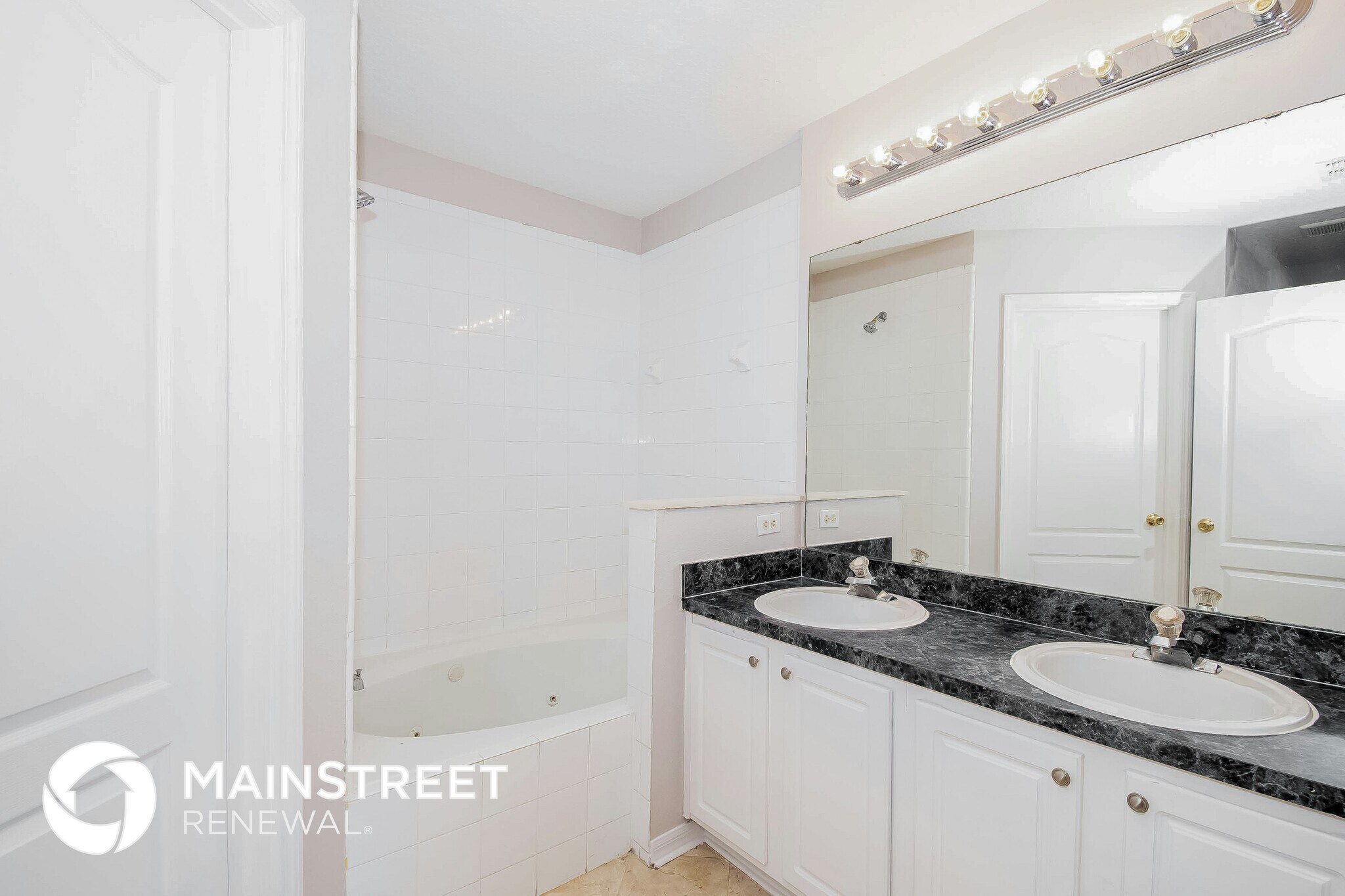 Building Photo - 12289 Bucks Harbor Dr N