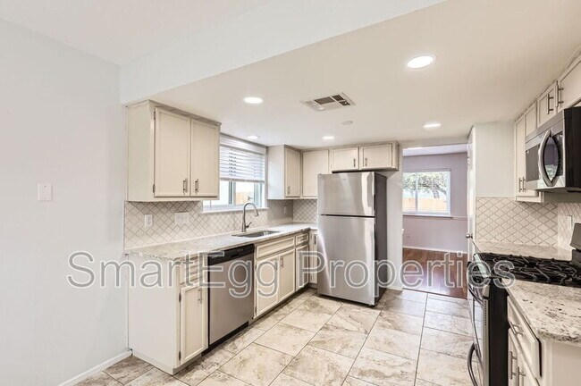 Building Photo - 11426 Bristle Oak Trail