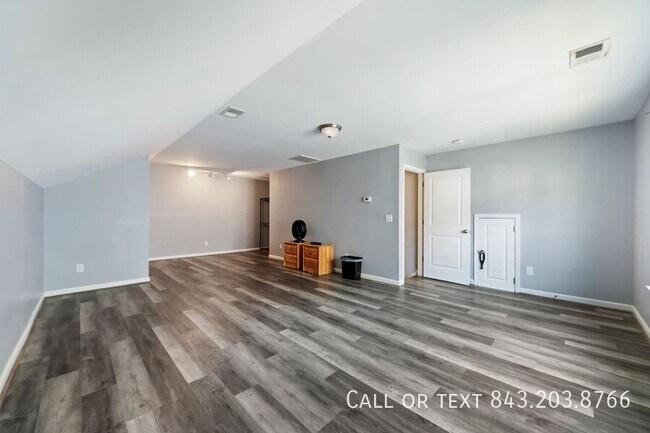 Building Photo - 341 Drayton Pl Dr