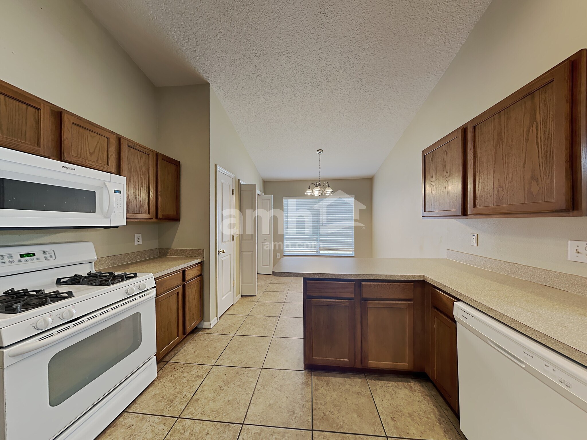 Building Photo - 7014 Monarch Park Dr