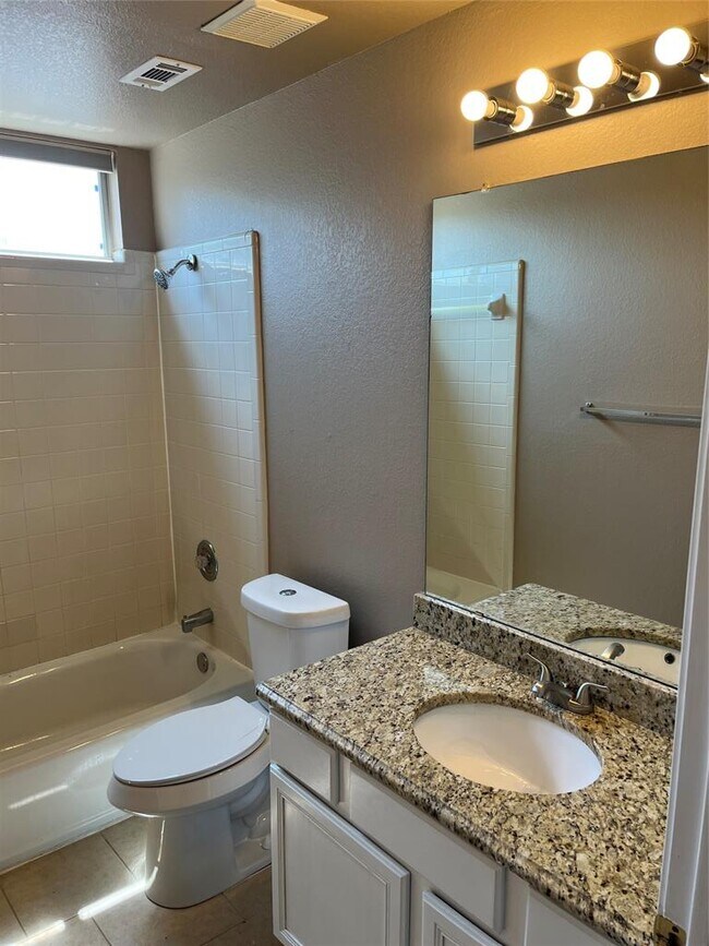 Building Photo - 2509 Tandi Trail Cove