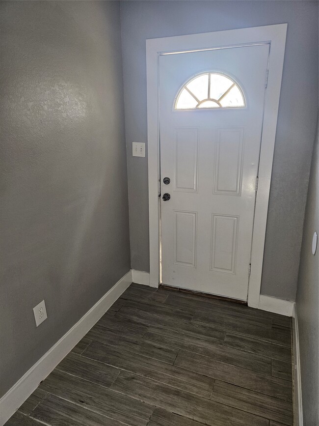 Building Photo - 2017 3rd St