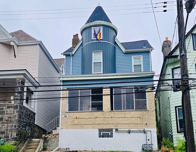 Building Photo - 155 Labelle St