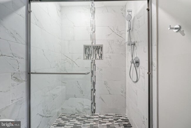 Building Photo - 300 W Jefferson St