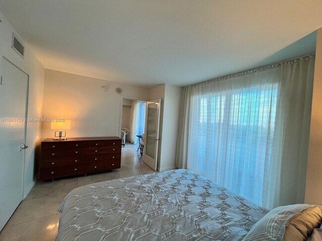 Building Photo - 50 Biscayne Blvd