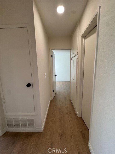 Building Photo - 2511 W Sunflower Ave