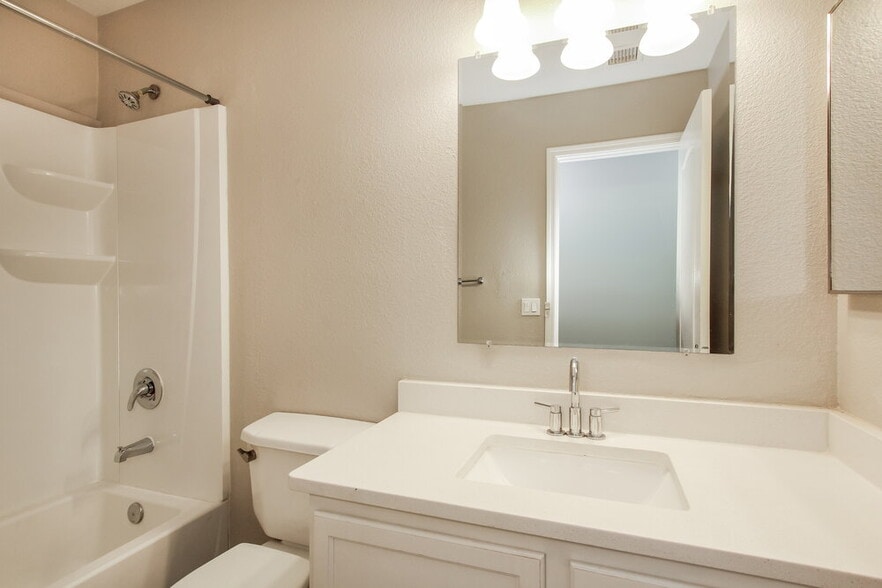 Building Photo - 8113 W Pima St