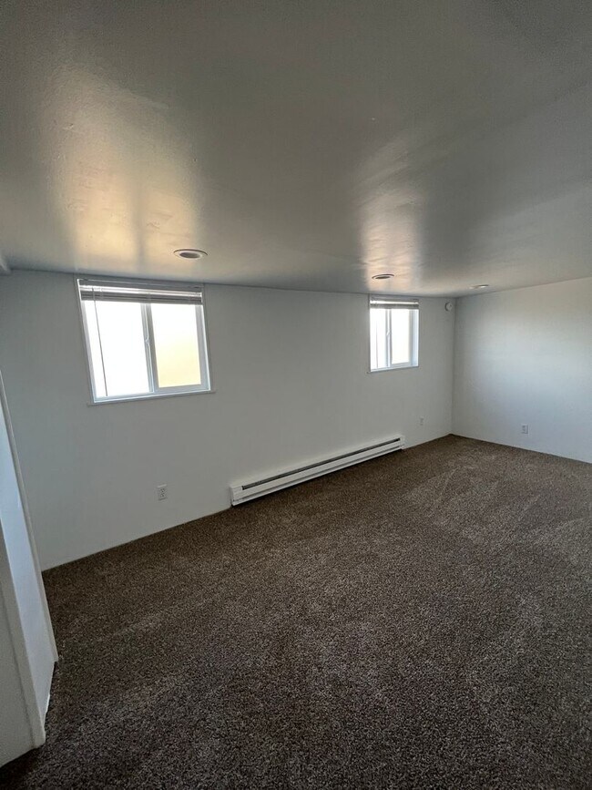 Building Photo - Parkland Duplex