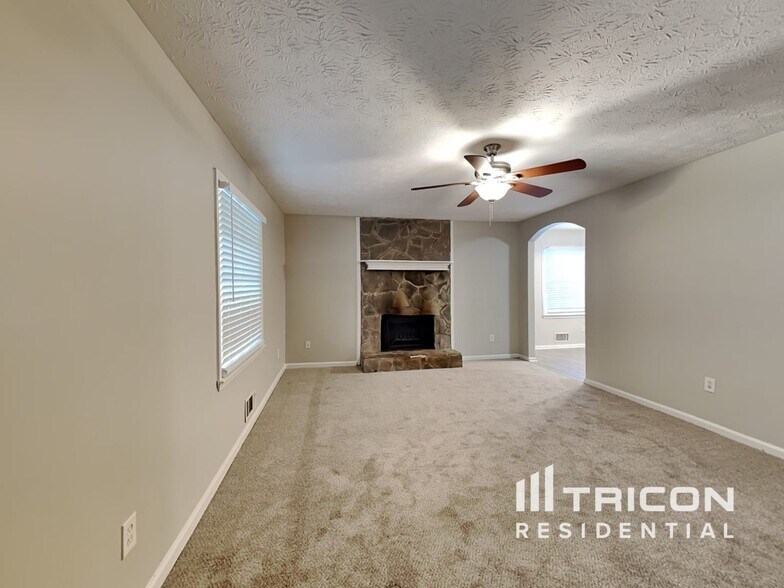 Building Photo - 123 Indian Hills Dr