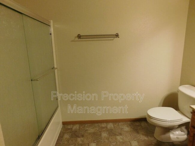 Building Photo - 2444 Merlot