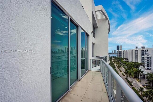 Building Photo - 3131 NE 188th St