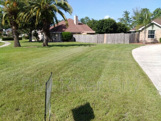 Building Photo - 2320 Locustwood Ct