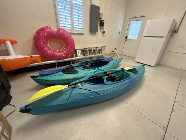 kayaks and many other extras - 43 Tropicana Dr