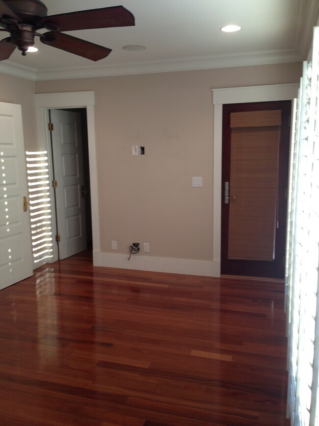 Building Photo - 1641 Monterey Blvd