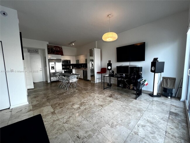 Building Photo - 133 NE 2nd Ave