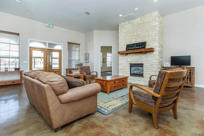 Building Photo - 1600 W Clements St