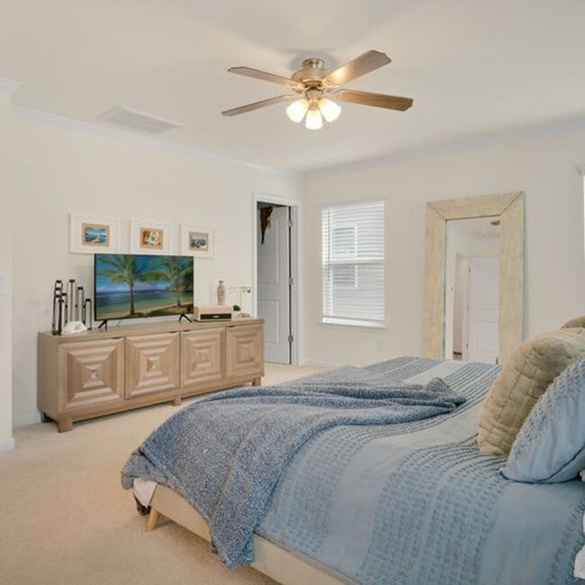 Building Photo - Move-In Ready, End Unit Two Story Townhome...