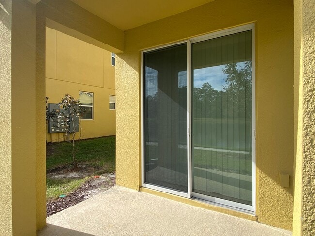 Building Photo - 3BD/2.5BA Townhome in Econ Trails Near Valencia East!