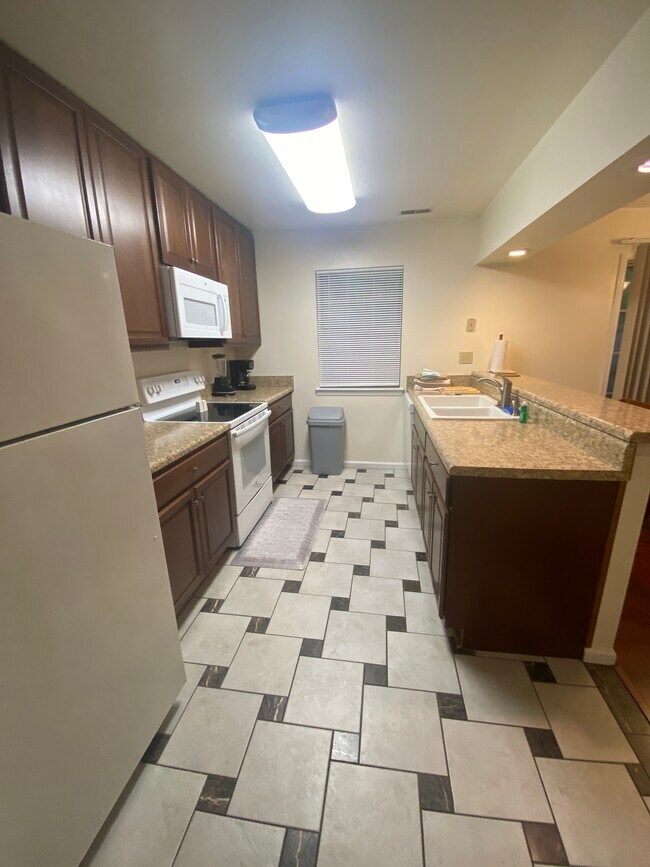 Building Photo - 2307 Dorian Ct