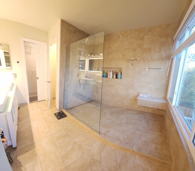 Building Photo - 5415 S Dunkirk Way