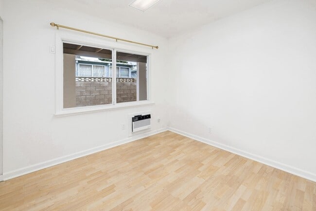 Building Photo - Spacious, 4 bedroom 2 bath single family home in Mililani located on a cul de sac.