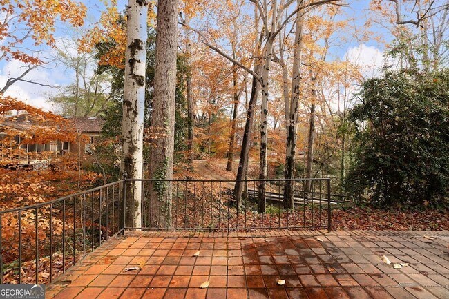 Building Photo - 444 Burlington Rd NE