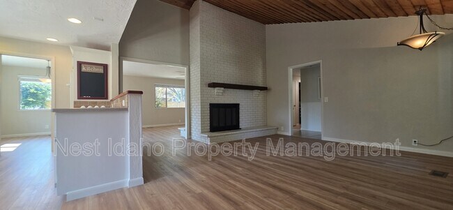 Building Photo - 10127 W Springdale Ct