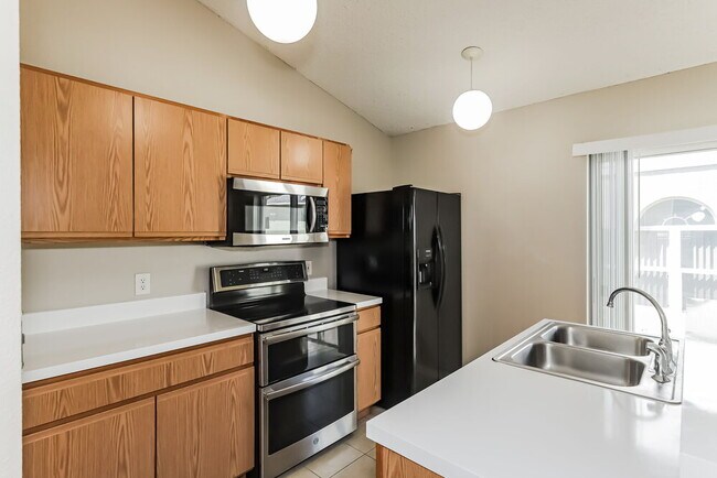 Building Photo - 10555 Opus Dr