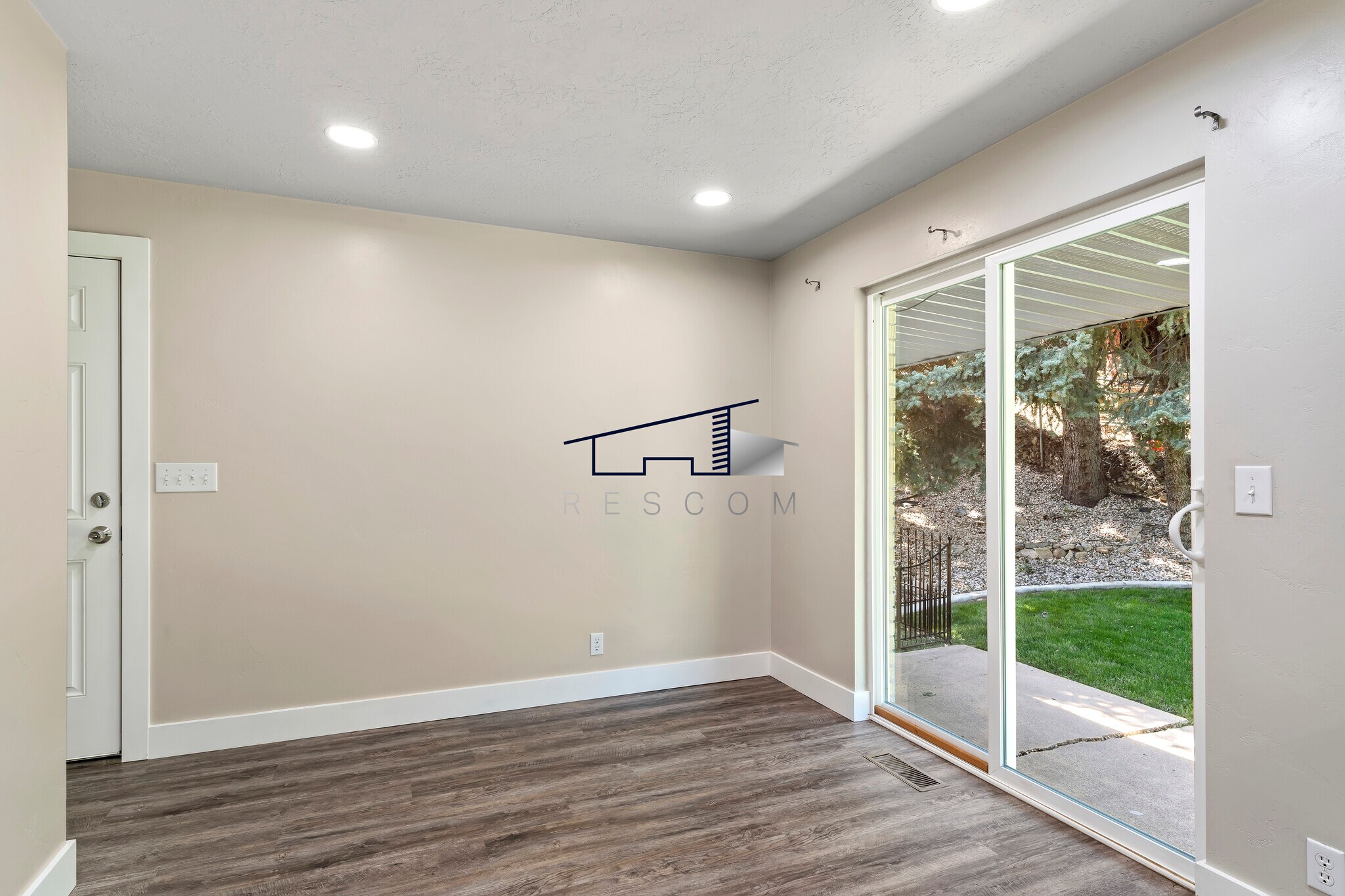 Building Photo - 1334 Henderson Dr