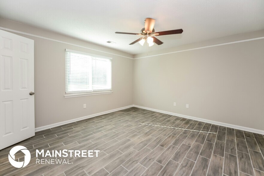 Building Photo - 141 The Esplanade Way SW