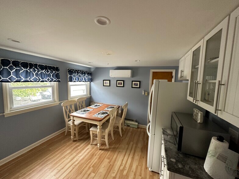 Building Photo - 25 Westview Ave