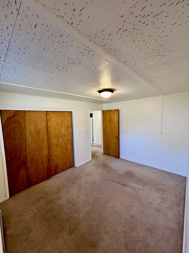 Building Photo - 192 Madcap Ln