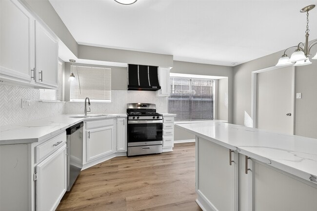 Building Photo - 3111 Timber View Dr