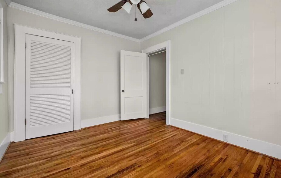 Building Photo - 5333 5th Ct S