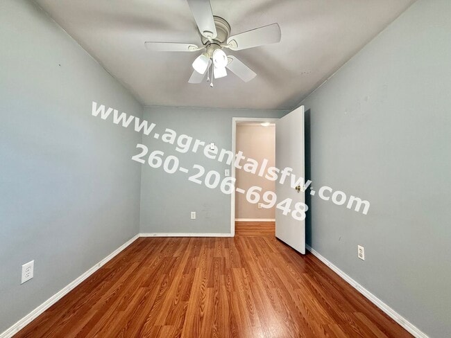 Building Photo - 3 Bedroom House